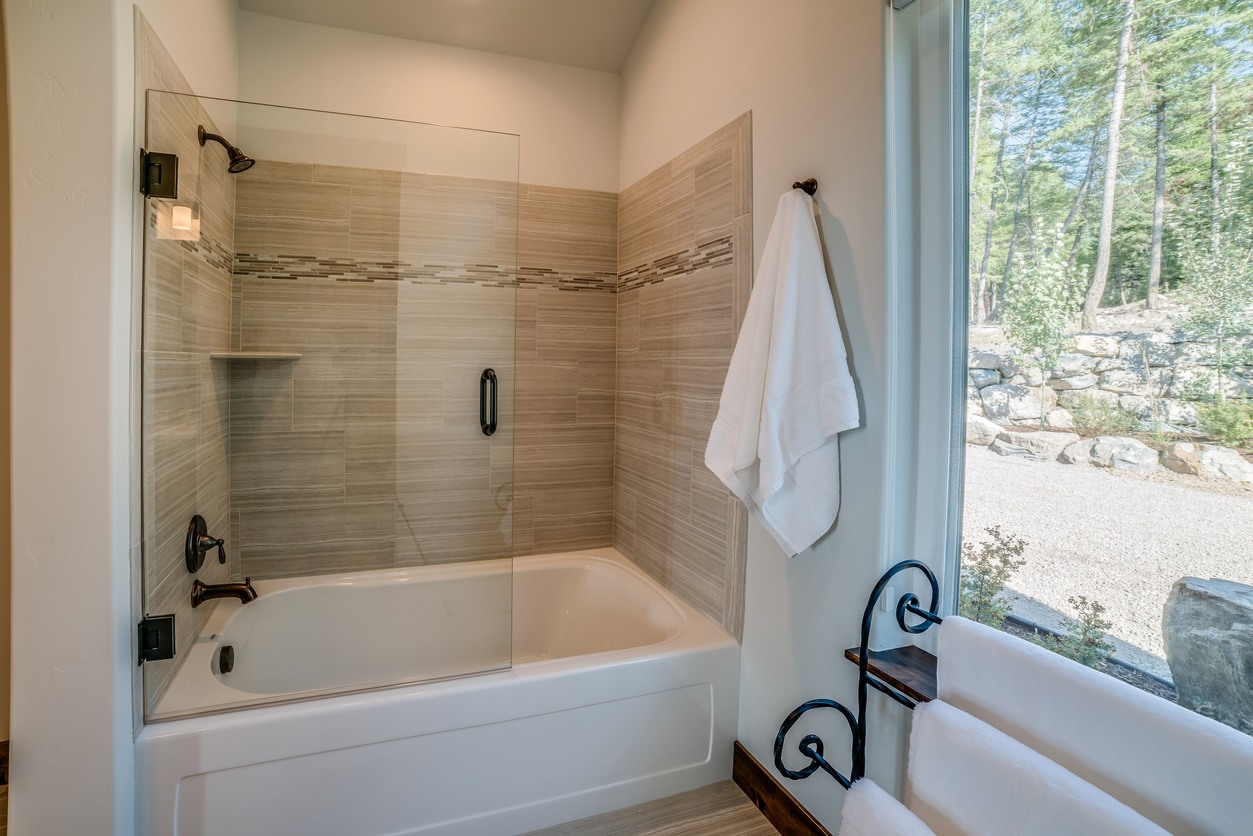 Shower & Tub Installation in Midway South
